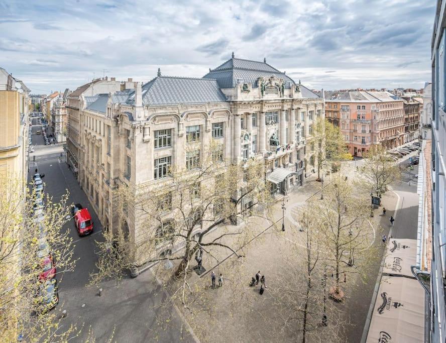 Liszt Ferenc Square Panorama Apt Budapest Exterior foto
